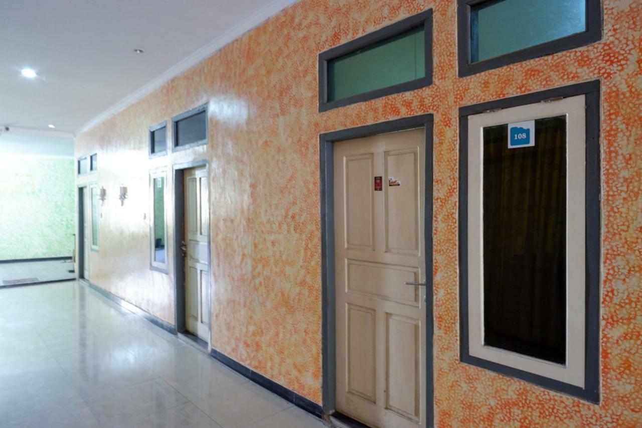 Reddoorz Near Gor Wisanggeni Ξενοδοχείο Tegal  Εξωτερικό φωτογραφία