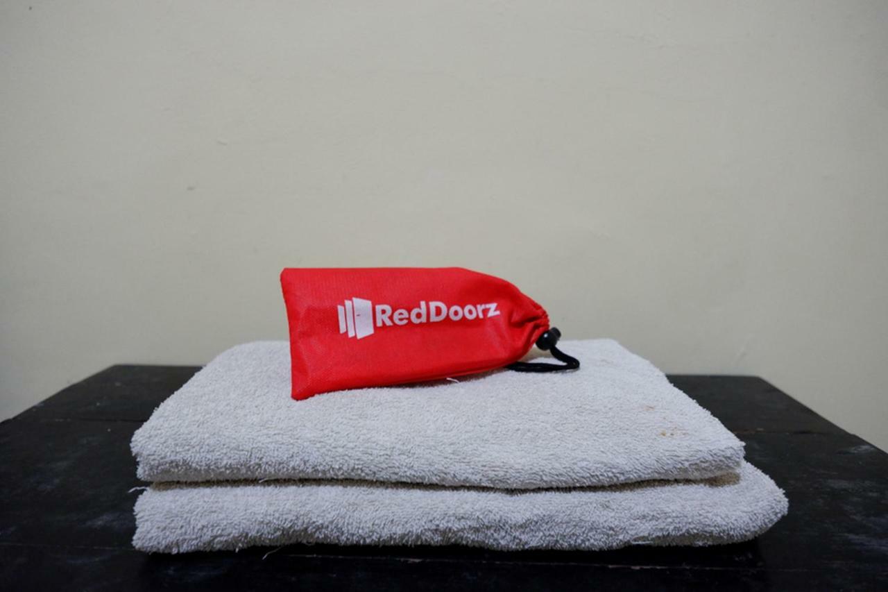 Reddoorz Near Gor Wisanggeni Ξενοδοχείο Tegal  Εξωτερικό φωτογραφία